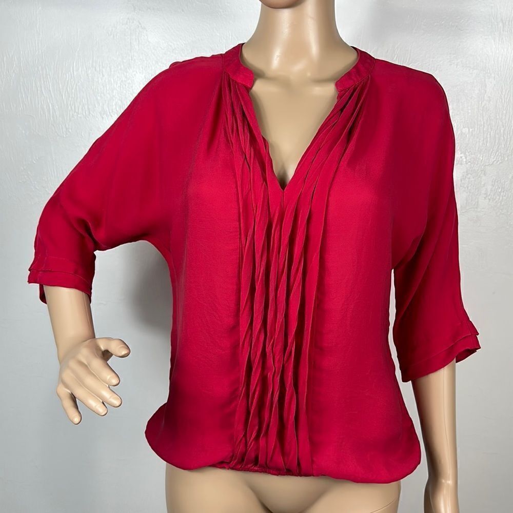Joie Silk Scarlet Color 3/4 Sleeves V-neck Blouse Size XS
